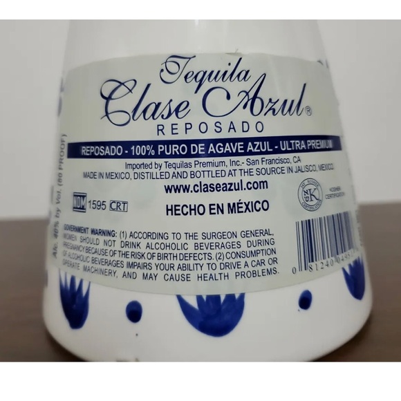 Clase Azul Tequila Reposado Blue and White Handcrafted Ceramic Decanter Bottle. - Picture 8 of 10